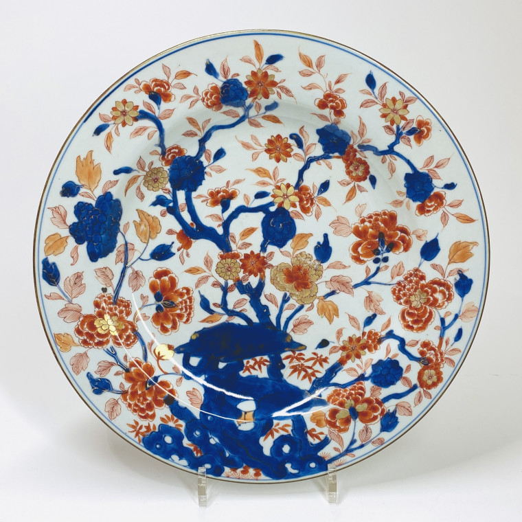 Chine - Important plat à décor dit "Imari" - Époque Kangxi (1662-1722)