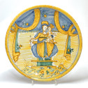 Majolica dish from Deruta representing the virgin and child - Seventeenth century