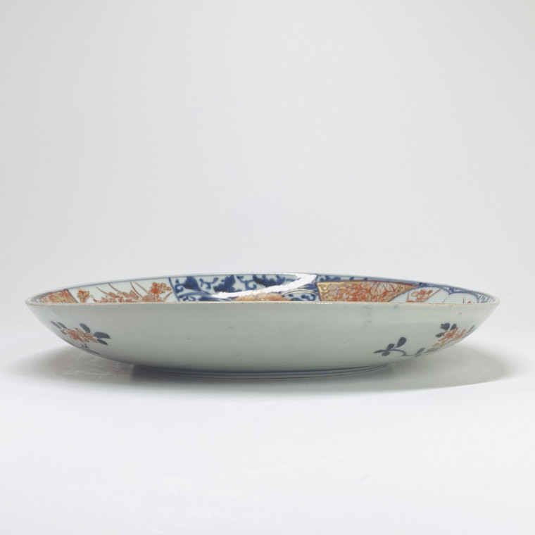 JAPON - Paire de coupes rondes à décor dit "Imari" - XVIIIe siècle