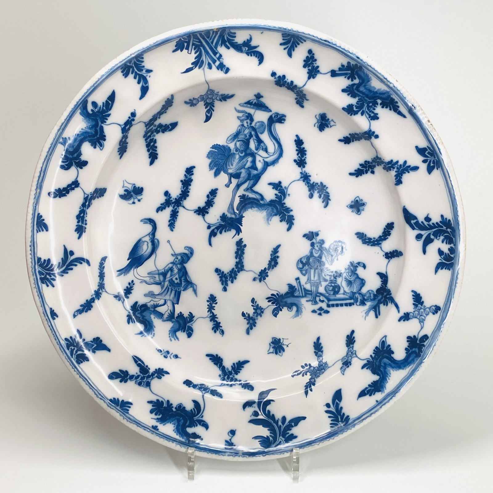 Very large earthenware dish from Moustiers - Eighteenth century