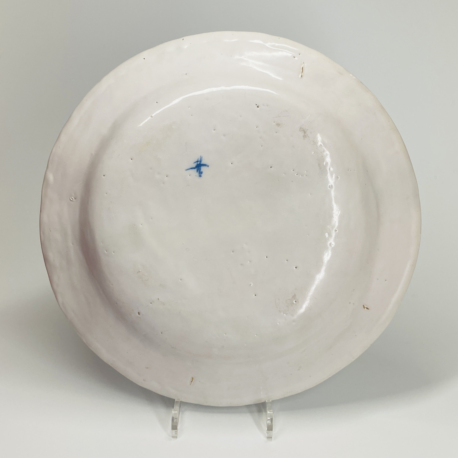 Very large earthenware dish from Moustiers - Eighteenth century