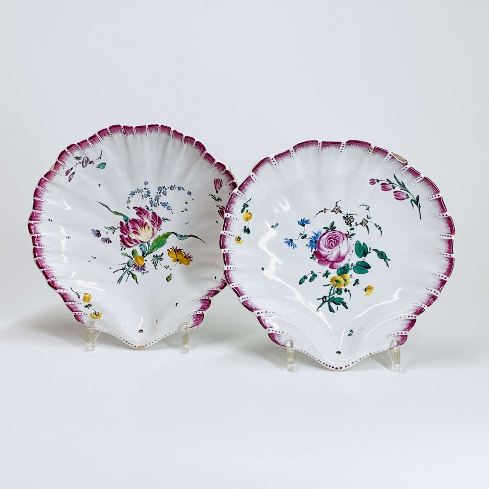 Aprey - Pair of small dishes in the shape of a shell - Eighteenth century