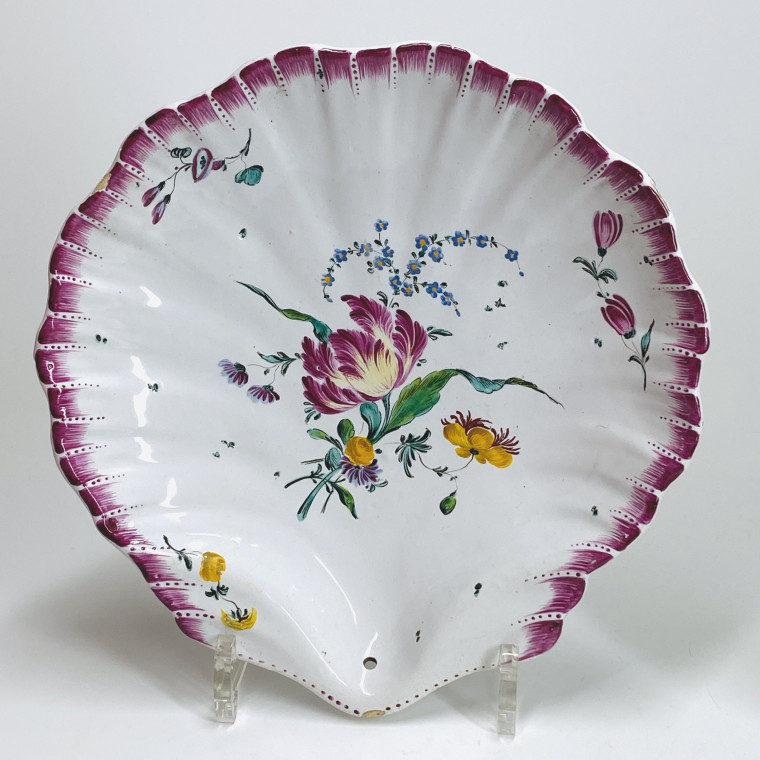 Aprey - Pair of small dishes in the shape of a shell - Eighteenth century