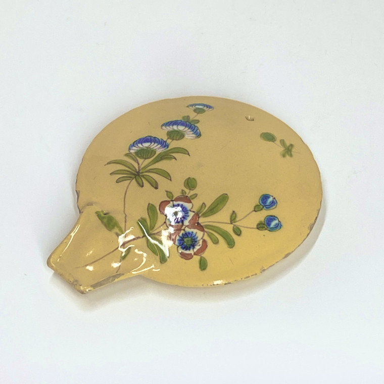 Moustiers - Covered pitcher and its basin with a yellow background - Eighteenth century