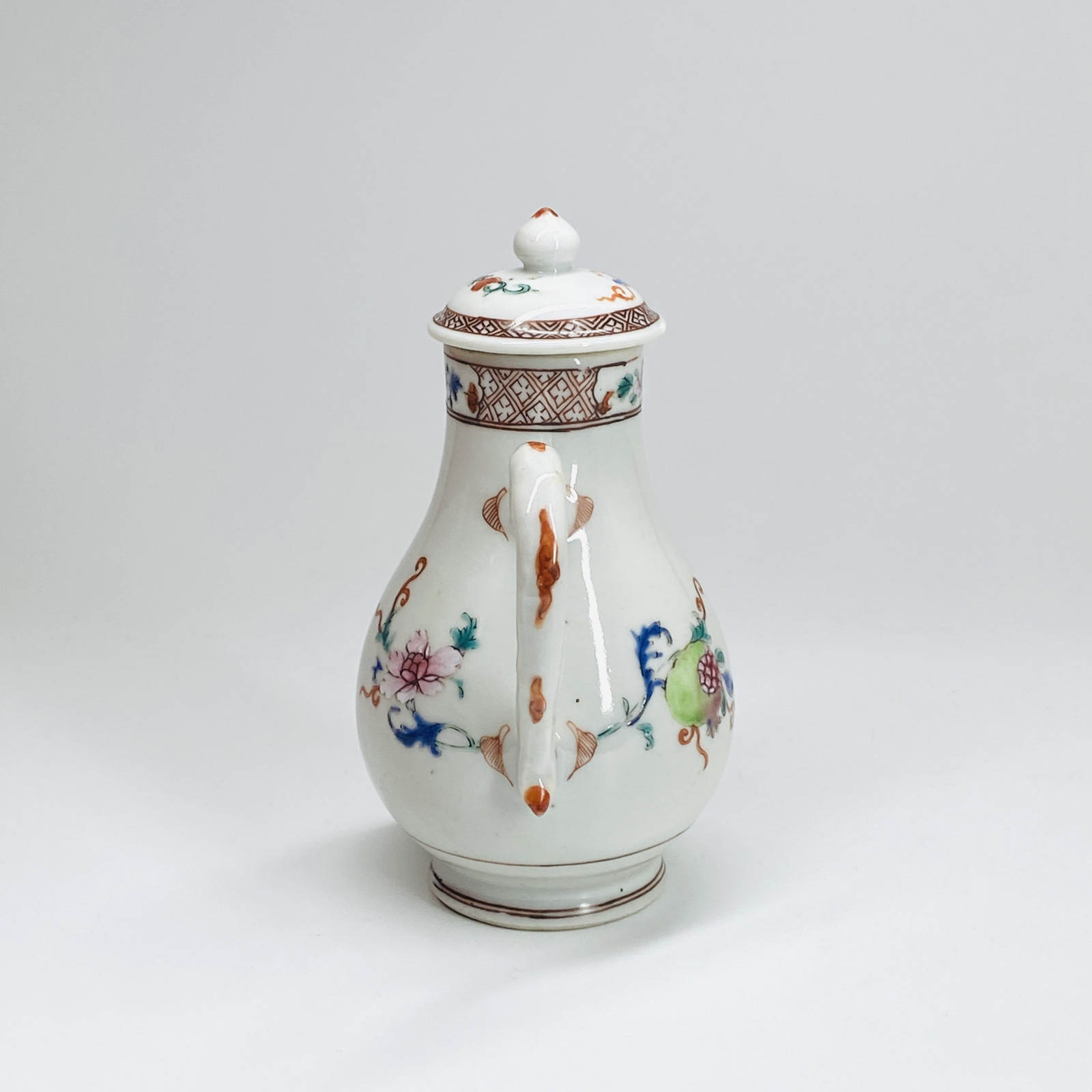 China - Qianlong period covered jug (1736-1795)