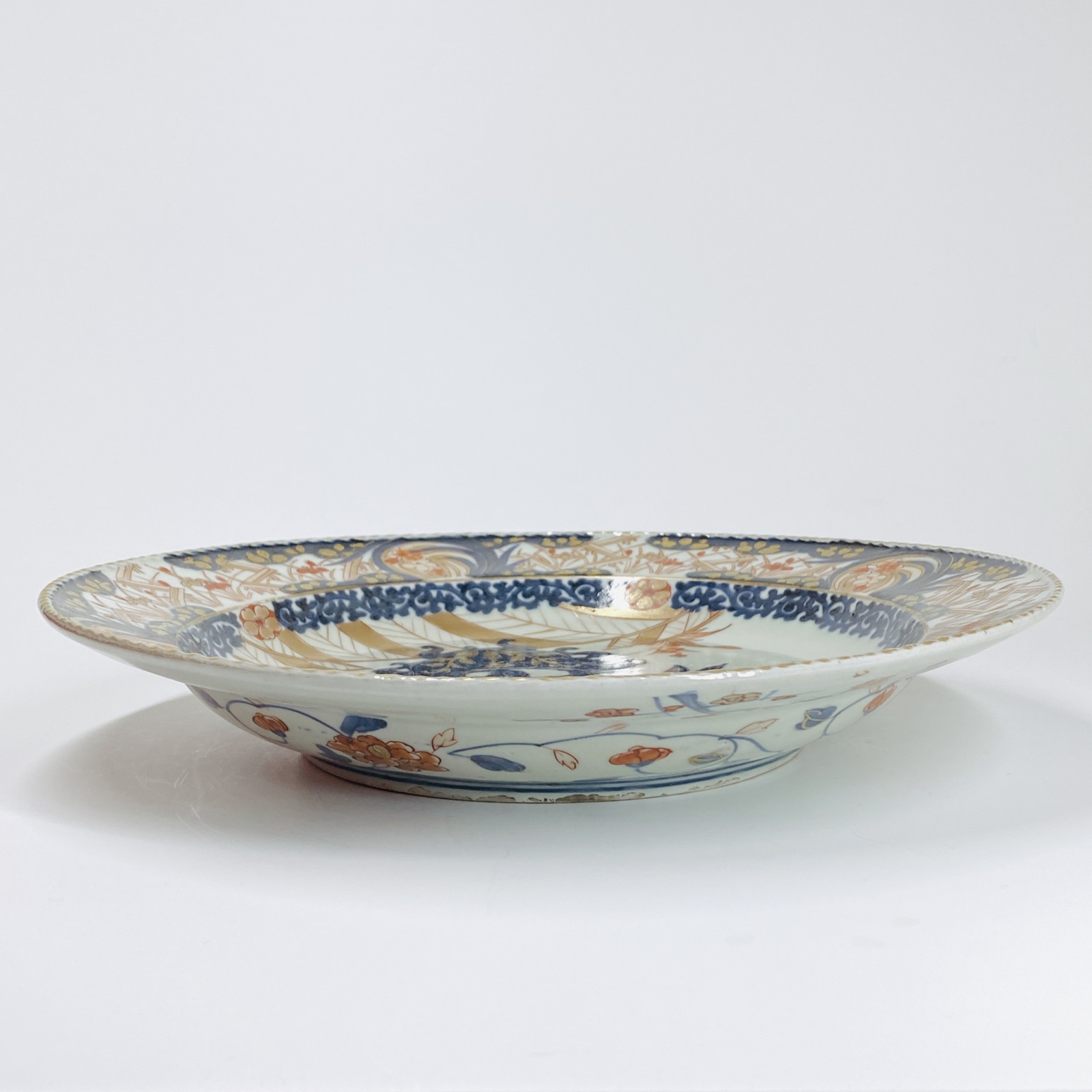 Japon - Plat en porcelaine à décor Imari - Vers 1700