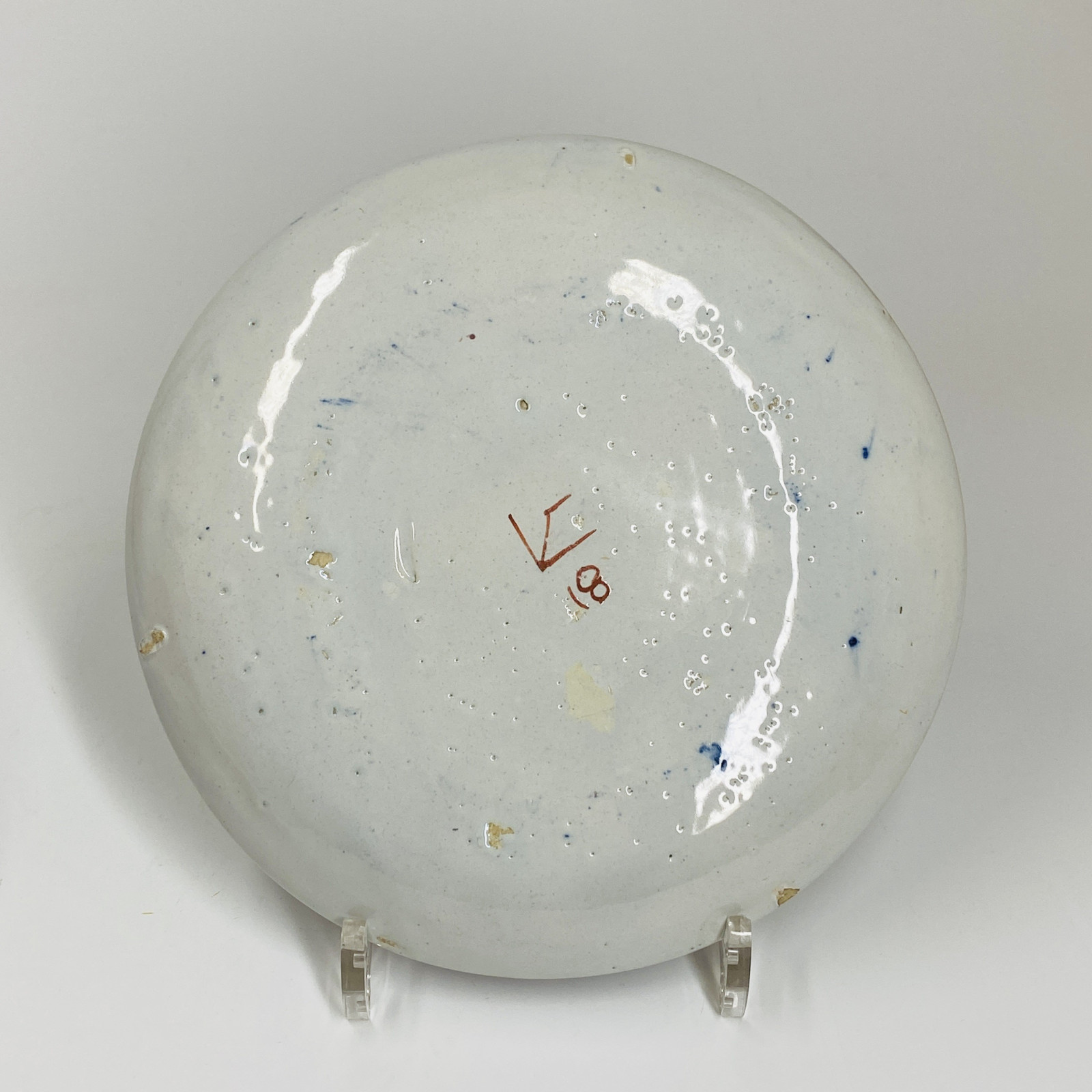 Delft - Pair of polychrome plates - Eighteenth century