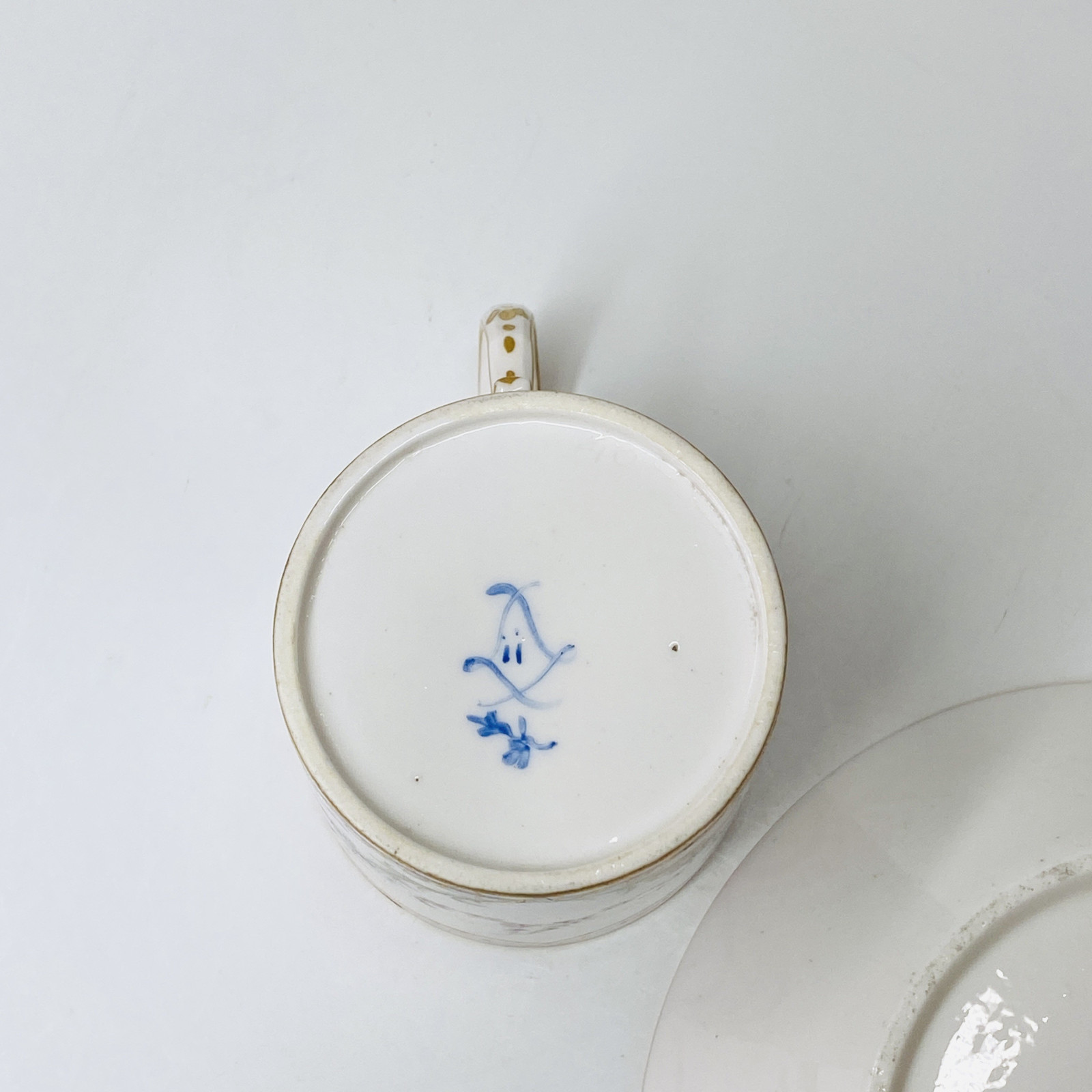 Large litron cup in soft Sèvres porcelain - Eighteenth century