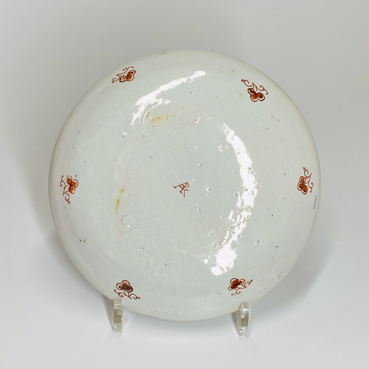 Delft - Assiette en faïence à décor dit " Delft doré " - Début du XVIIIe siècle