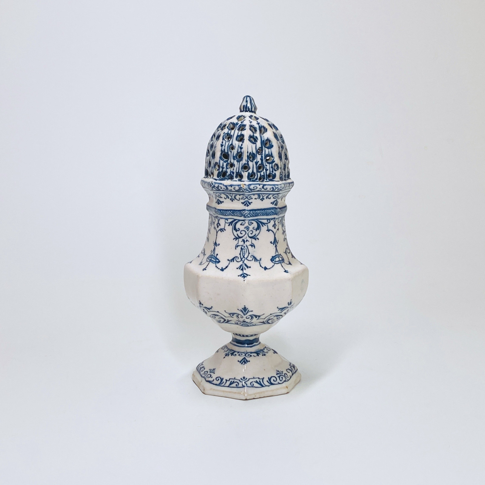 Marseille - Baluster-shaped sprinkler - Eighteenth century