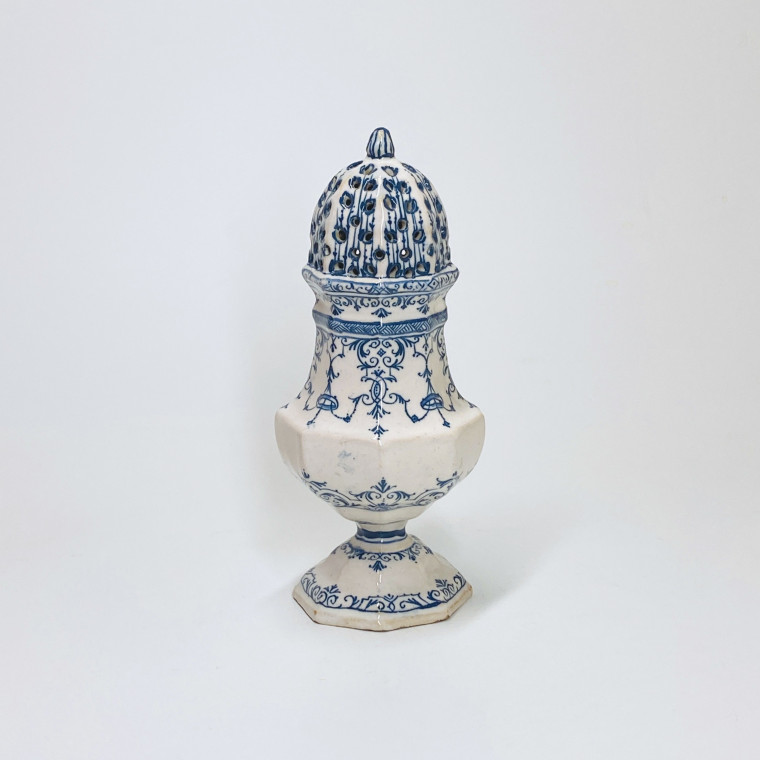 Marseille - Baluster-shaped sprinkler - Eighteenth century