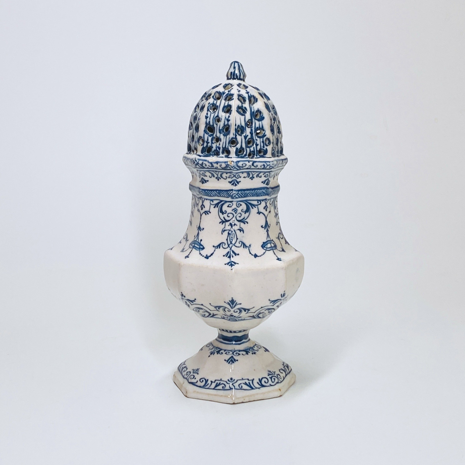 Marseille - Baluster-shaped sprinkler - Eighteenth century