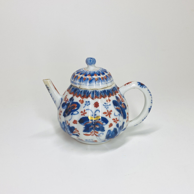 Chine - Petite théière imari à décor de papillons - XVIIIe siècle