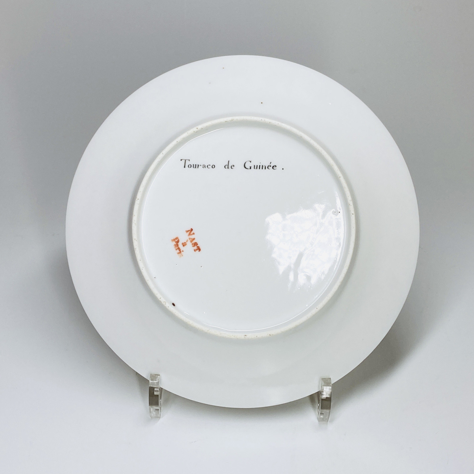 Paris (Nast) - Six assiettes en porcelaine à décor d'oiseaux - Début du XIXe siècle