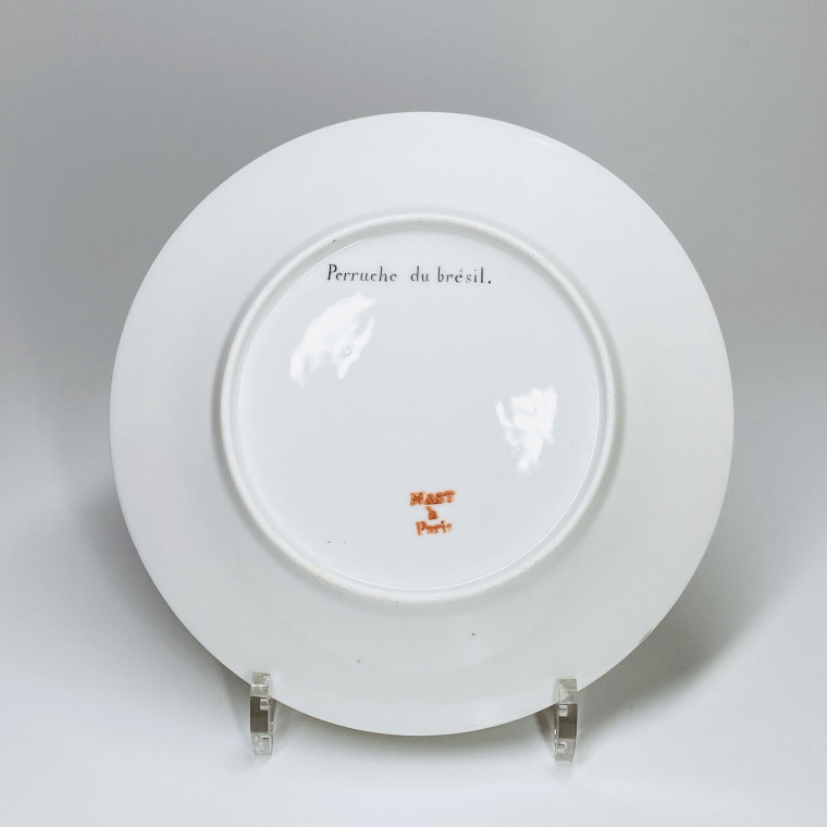 Paris (Nast) - Six assiettes en porcelaine à décor d'oiseaux - Début du XIXe siècle