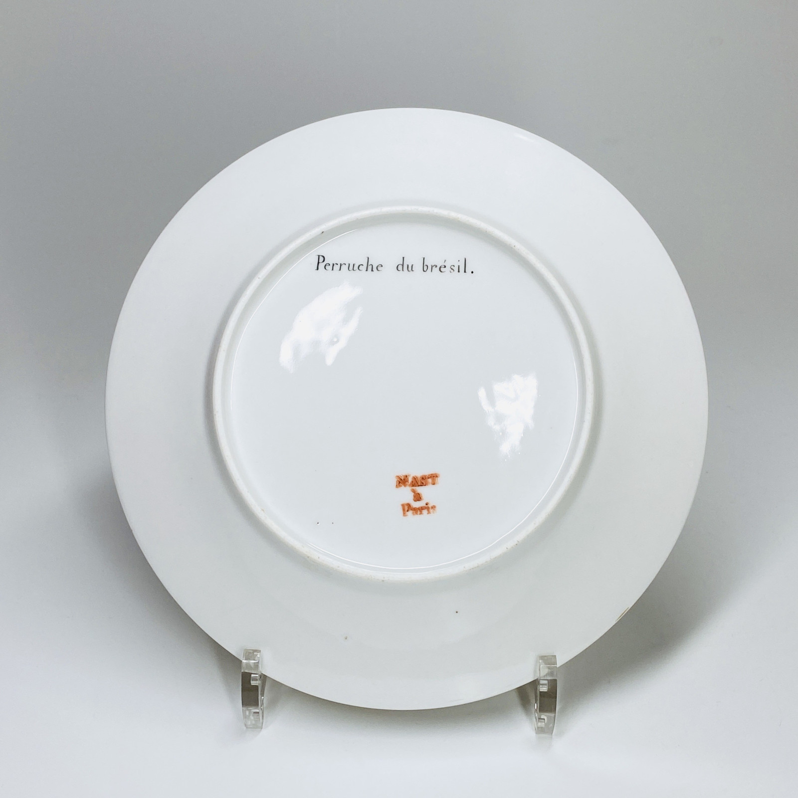 Paris (Nast) - Six assiettes en porcelaine à décor d'oiseaux - Début du XIXe siècle