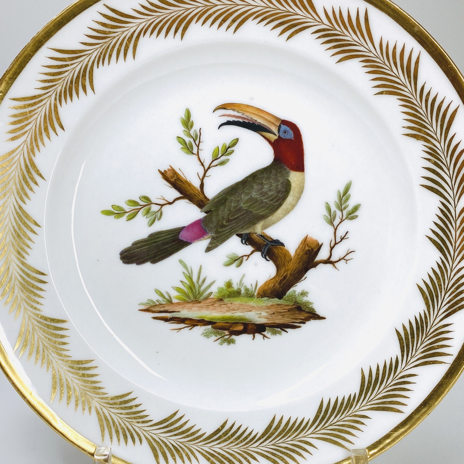 Paris (Nast) - Six assiettes en porcelaine à décor d'oiseaux - Début du XIXe siècle
