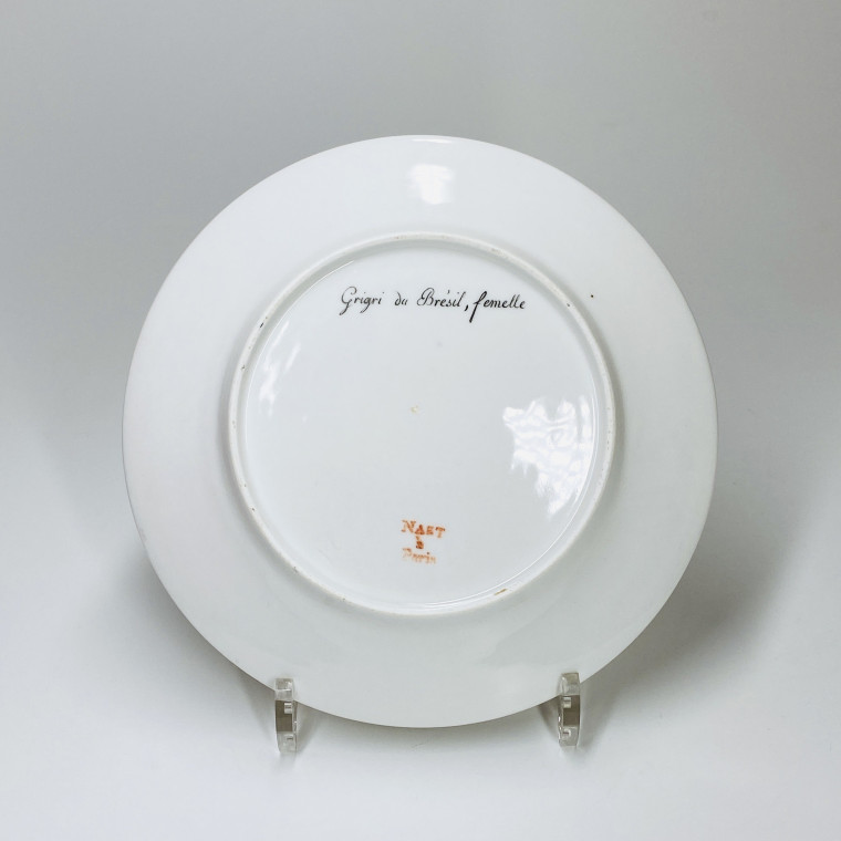 Paris (Nast) - Six assiettes en porcelaine à décor d'oiseaux - Début du XIXe siècle