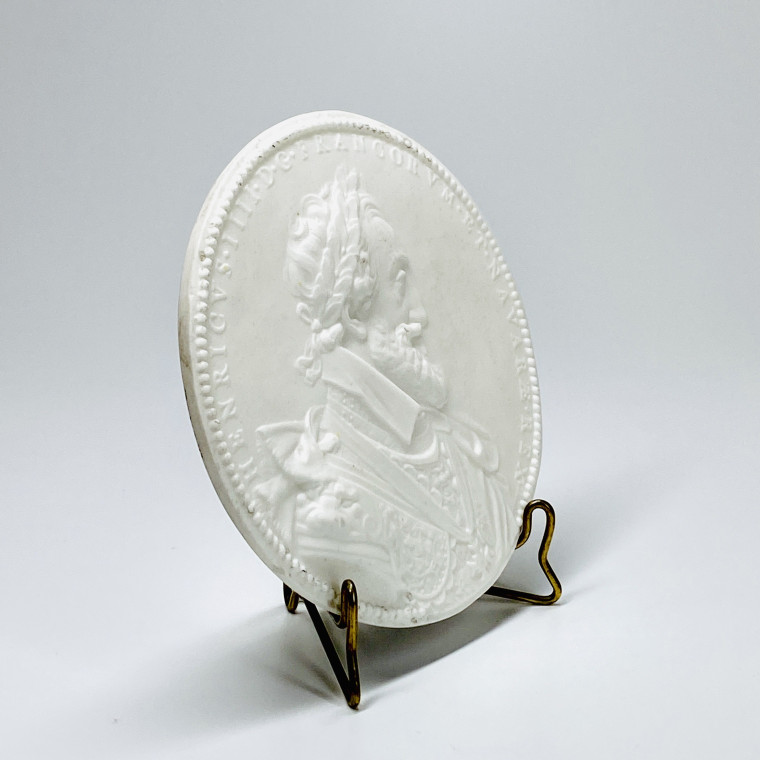 Brancas-Lauraguais - Biscuit medallion with the effigy of Henri IV - Eighteenth century