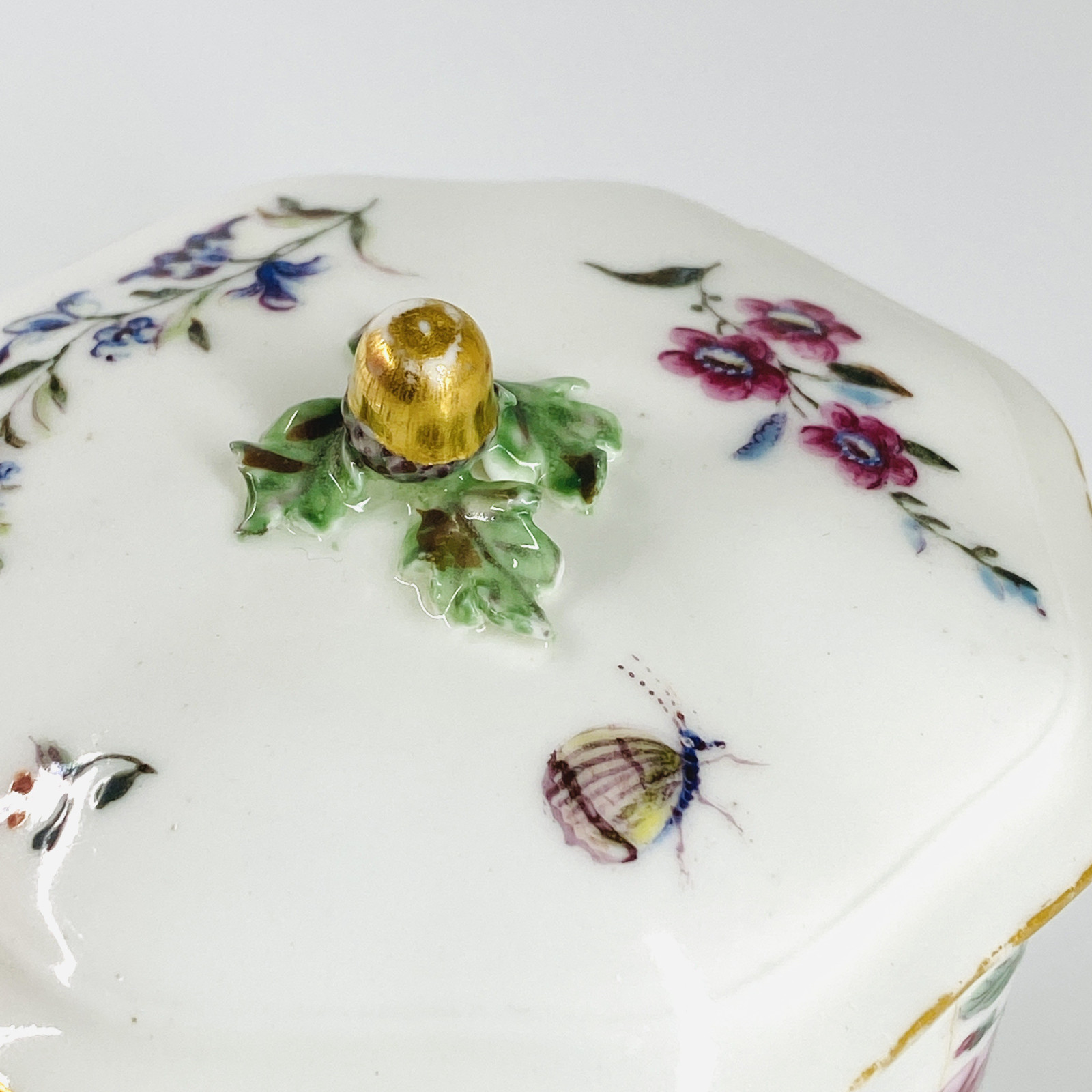 Vincennes - Pot à sucre lizoné - XVIIIe siècle - VENDU