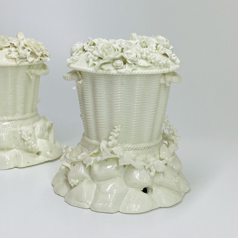 Saint-Cloud - Pair of potpourri baskets - Eighteenth century
