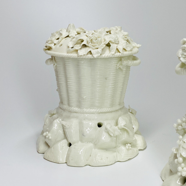 Saint-Cloud - Pair of potpourri baskets - Eighteenth century