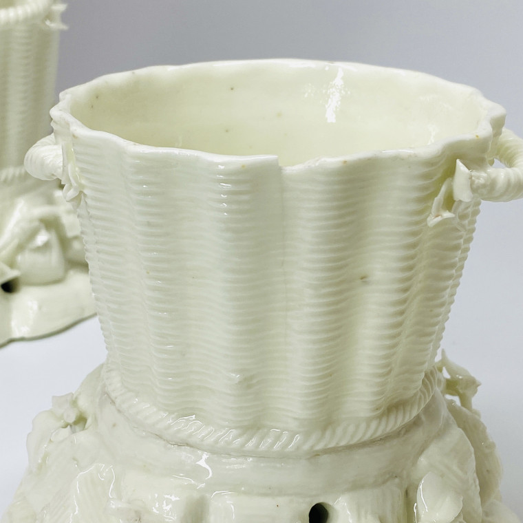 Saint-Cloud - Pair of potpourri baskets - Eighteenth century