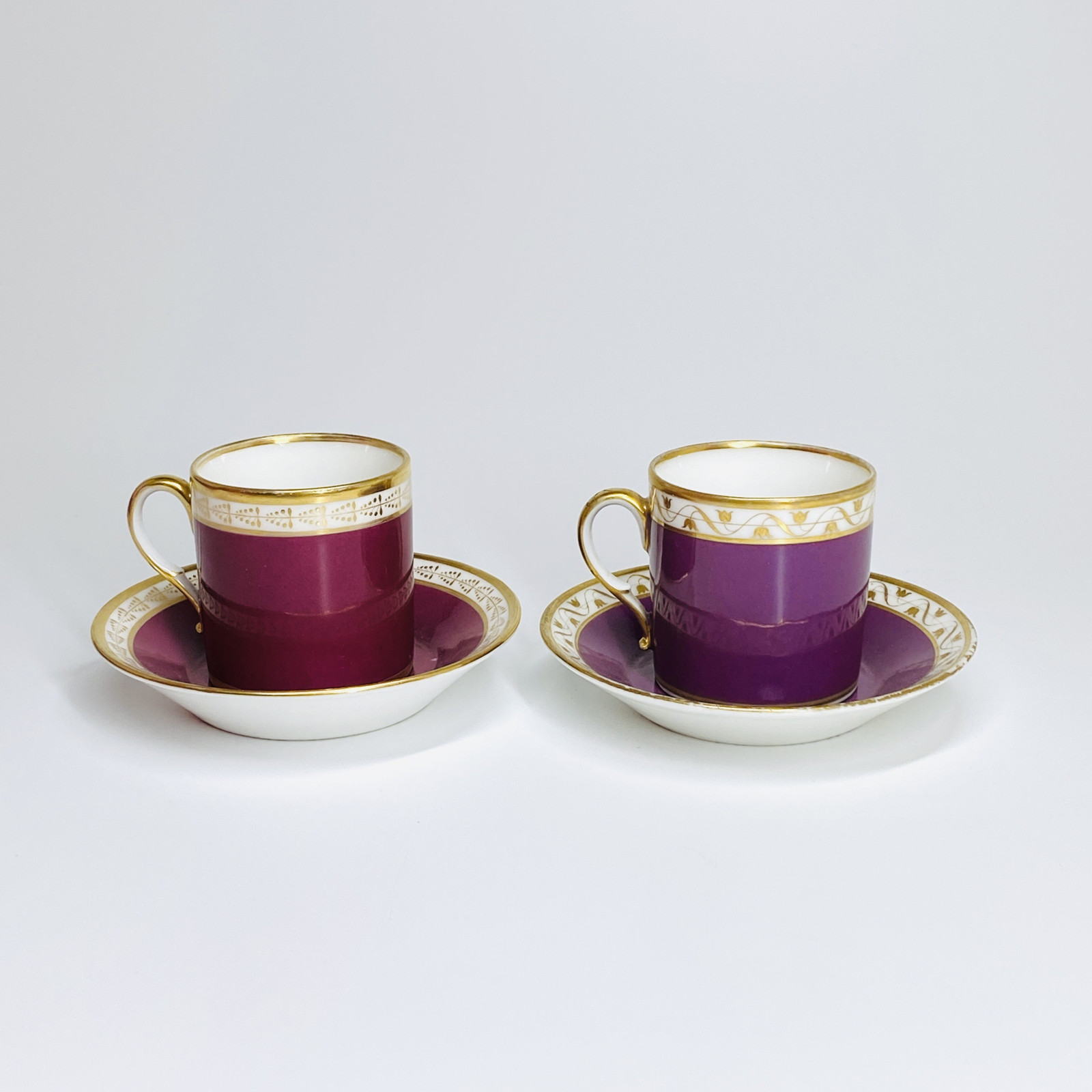 Paris (Nast) - Two colored background cups - early nineteenth century
