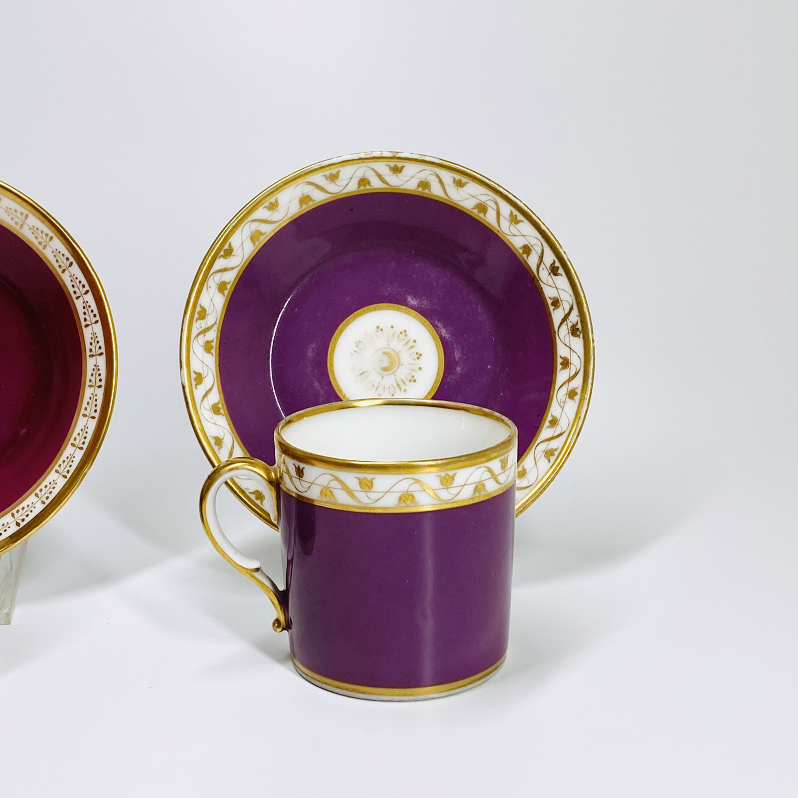 Paris (Nast) - Two colored background cups - early nineteenth century