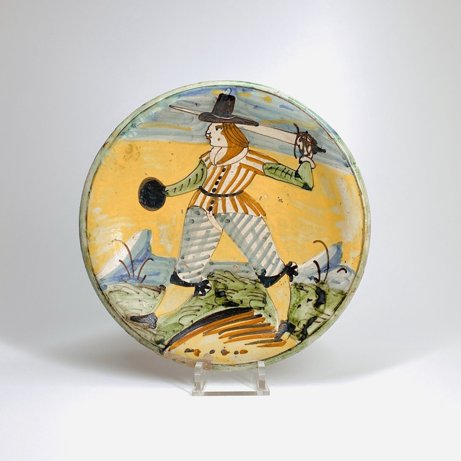 Montelupo - Small dish decorated with a man brandishing his sword - Seventeenth century