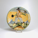Montelupo - Small dish decorated with a man brandishing his sword - Seventeenth century