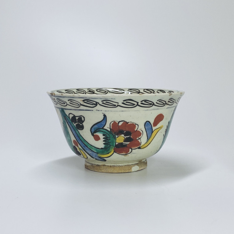 Kutahya (Turquie ottomane) - Un bol et deux coupelles  - XVIIIe siècle