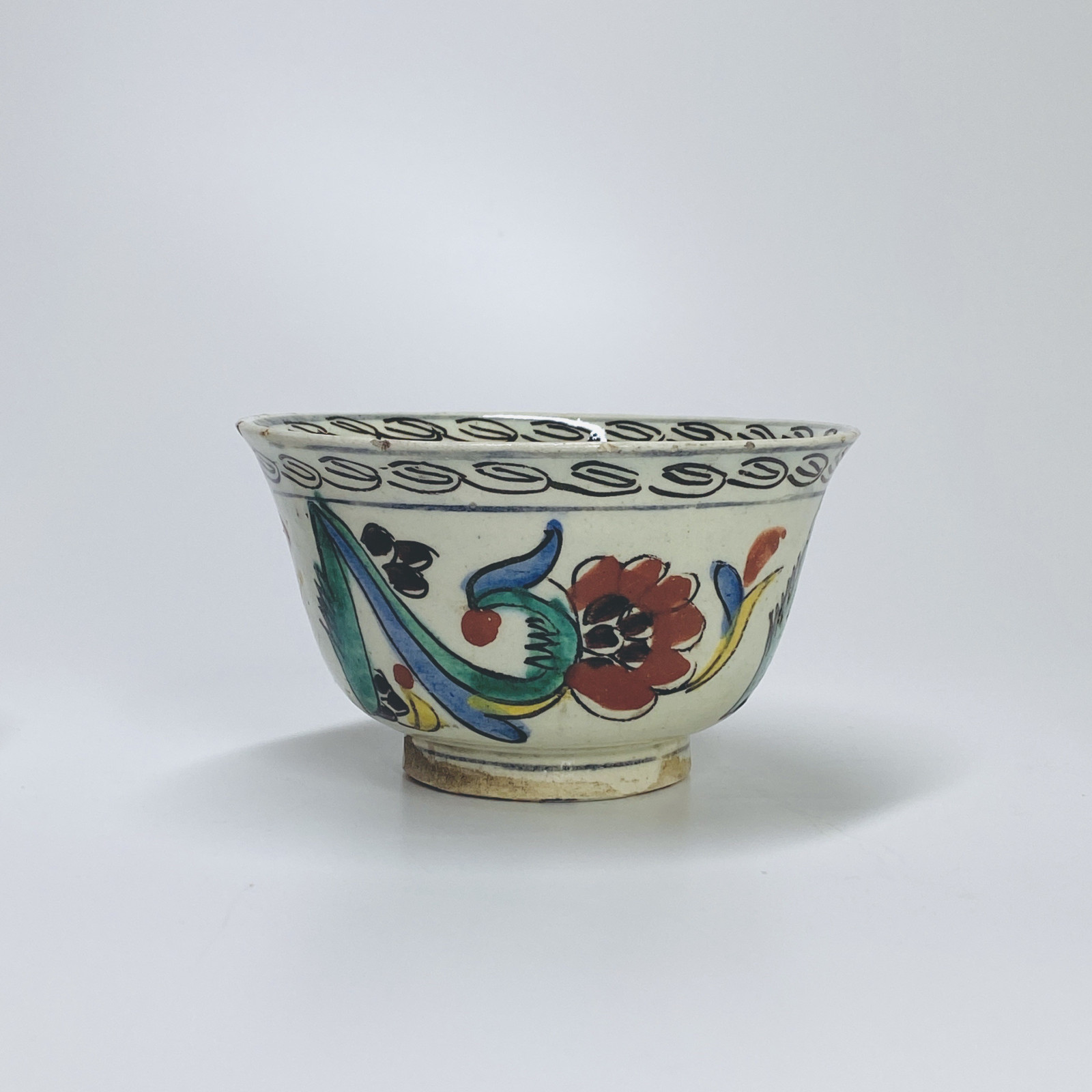 Kutahya (Turquie ottomane) - Un bol et deux coupelles  - XVIIIe siècle