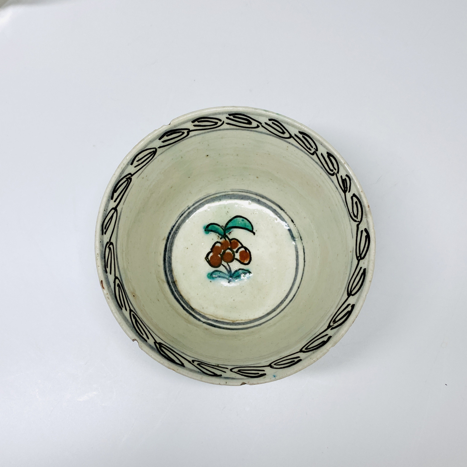 Kutahya (Turquie ottomane) - Un bol et deux coupelles  - XVIIIe siècle