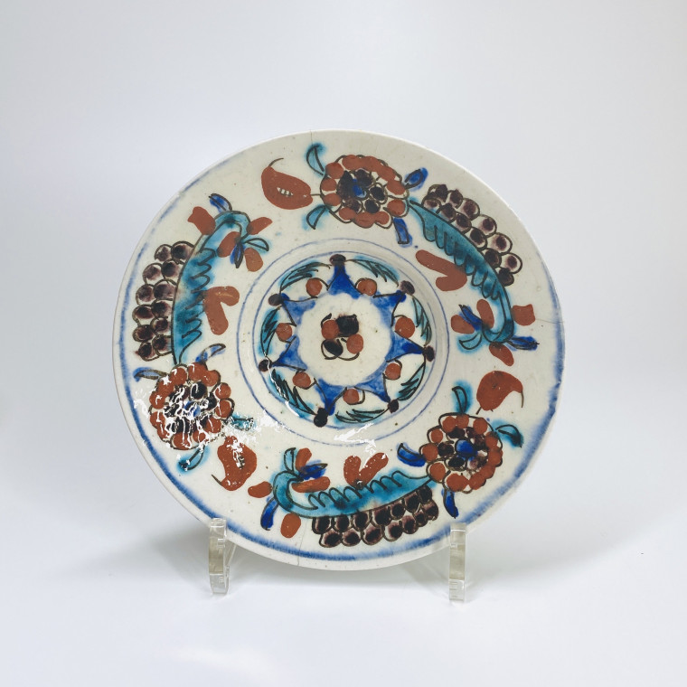 Kutahya (Ottoman Turkey) - Three cups with floral decoration - Eighteenth century