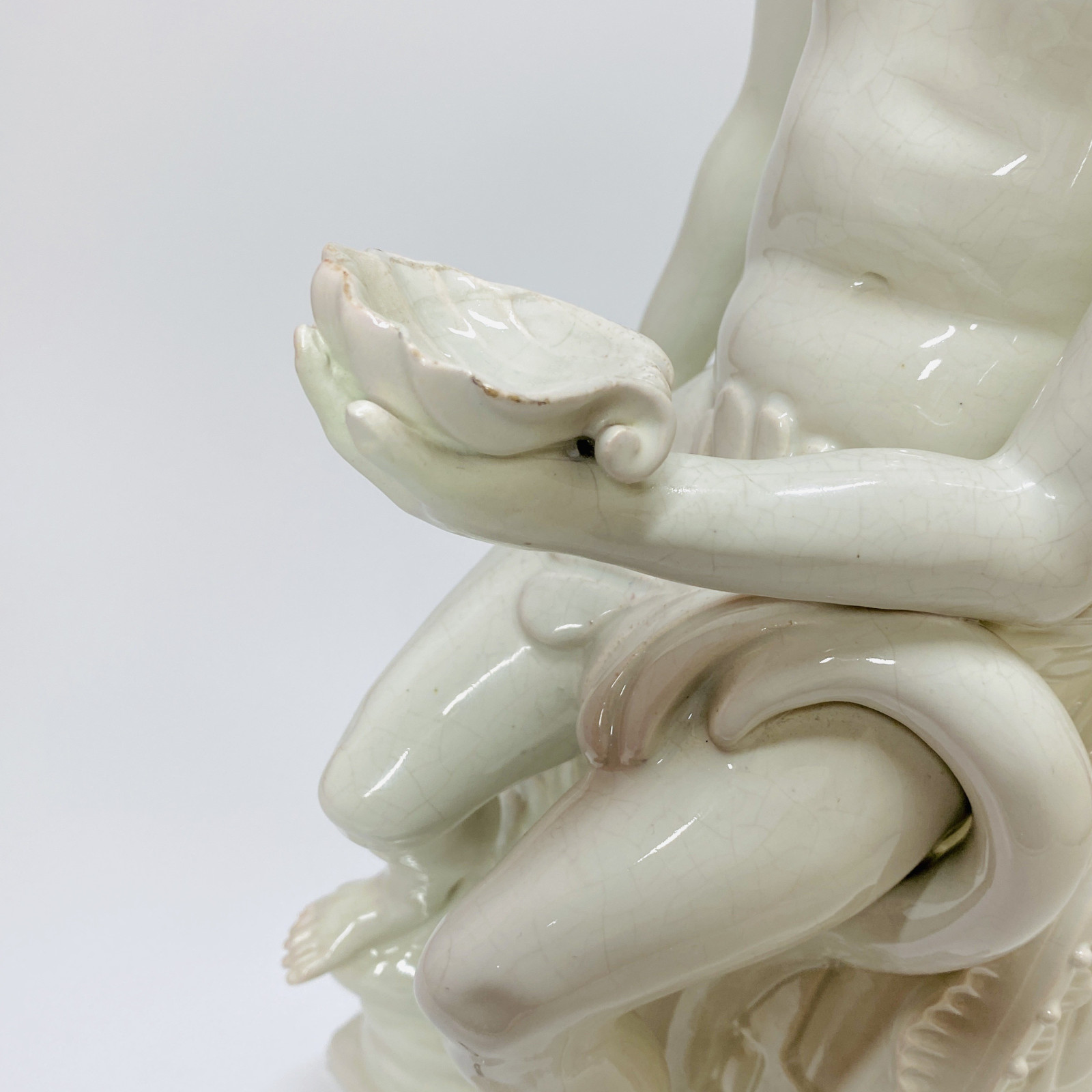 Large white enamelled fountain attributed to Brussels - Eighteenth century