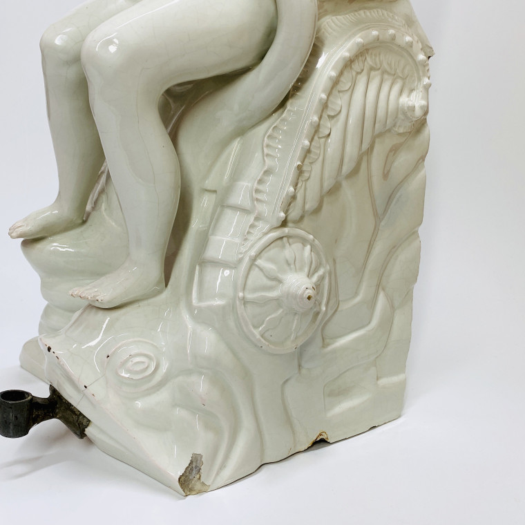 Large white enamelled fountain attributed to Brussels - Eighteenth century