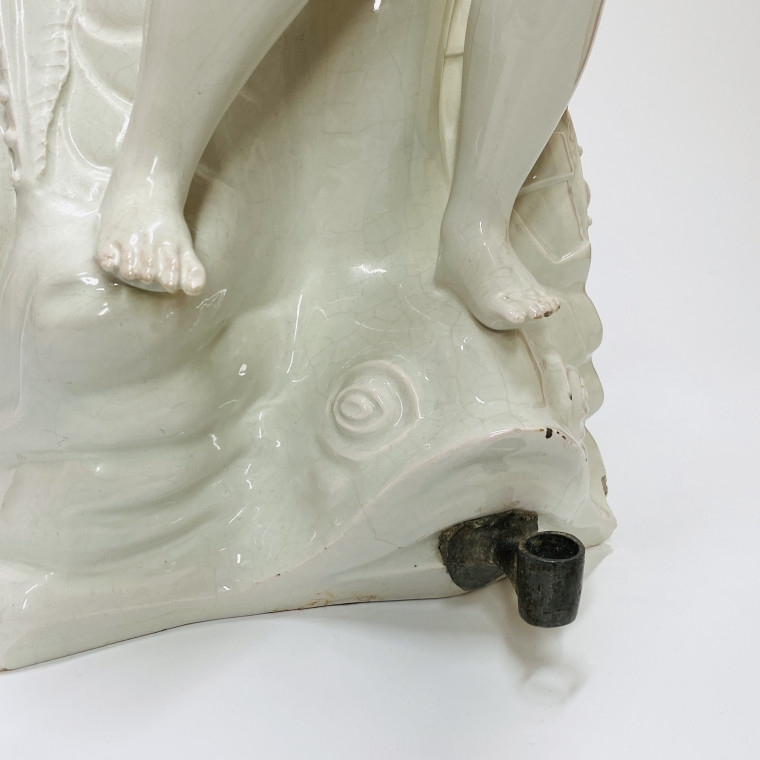 Large white enamelled fountain attributed to Brussels - Eighteenth century