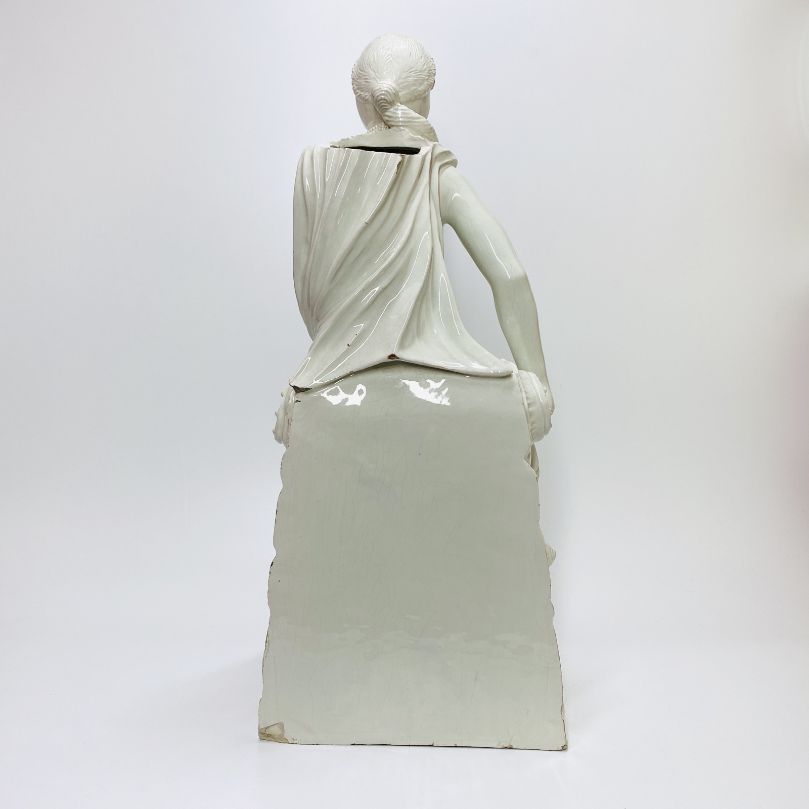 Large white enamelled fountain attributed to Brussels - Eighteenth century