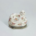 Saint-Cloud - Snuffbox depicting a reclining Chinese - Eighteenth century
