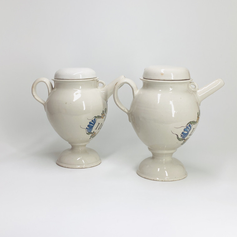 Paire de chevrettes en faïence du Sud-ouest - XVIIIe siècle - VENDU