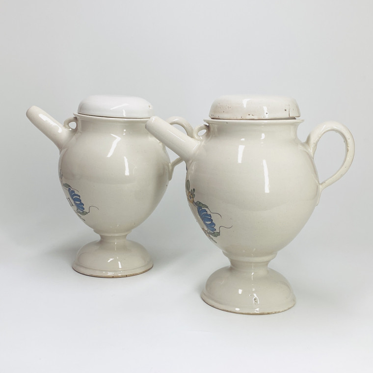 Paire de chevrettes en faïence du Sud-ouest - XVIIIe siècle - VENDU