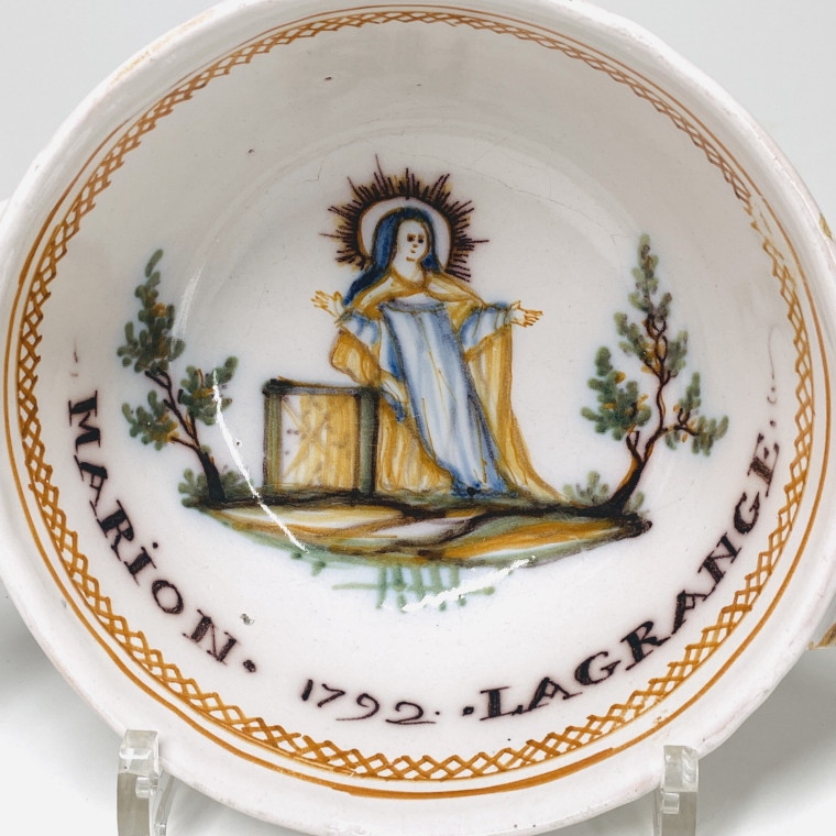 Roanne - Deux écuelles à décor patronymique - Datée 1792