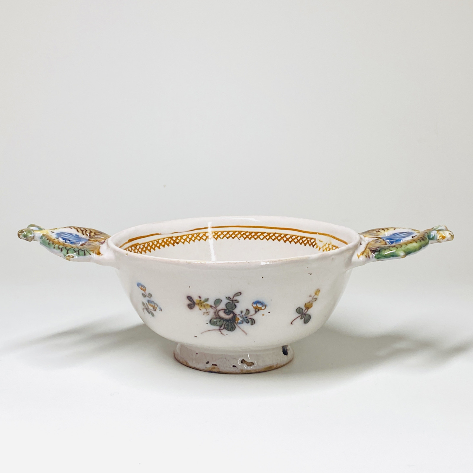 Roanne - Deux écuelles à décor patronymique - Datée 1792