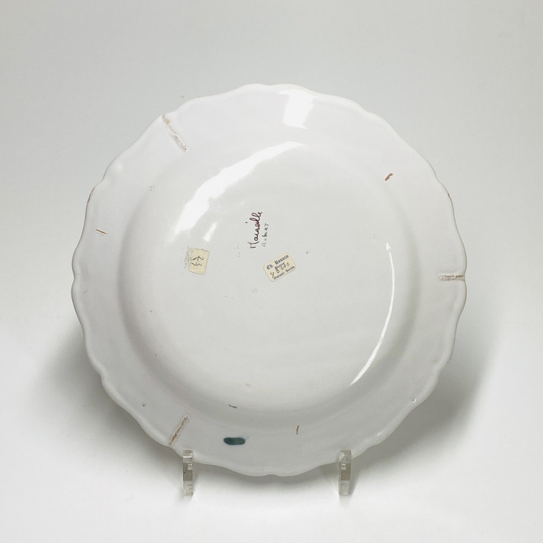Marseille (Robert) Plate decorated with an off-centre bouquet of flowers - Eighteenth century