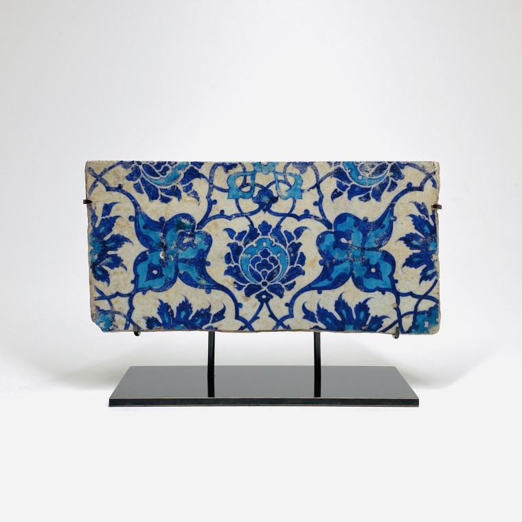 Iznik - Tile in blue and turquoise - Second quarter of the sisteenth century