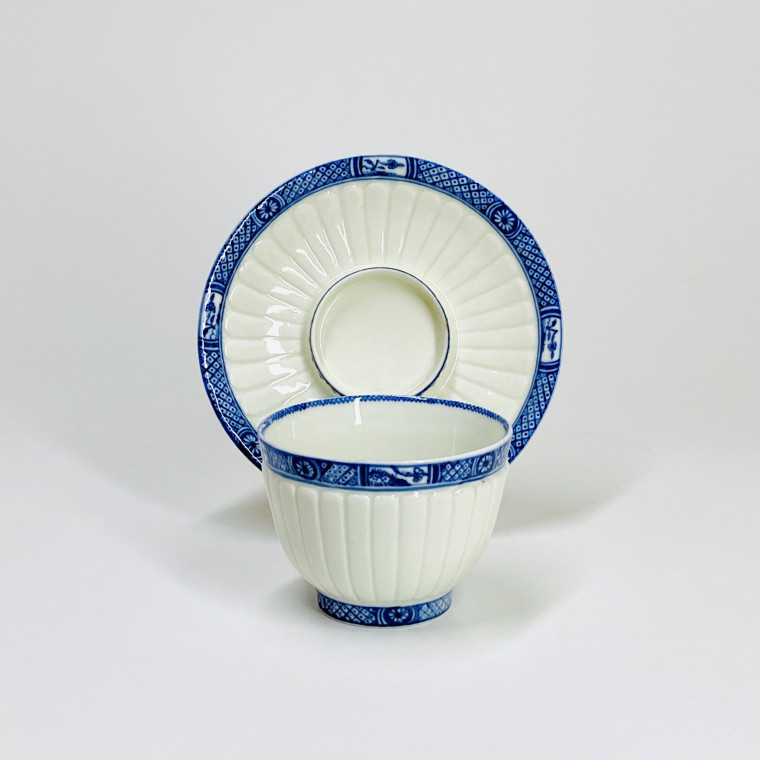 Saint-Cloud - Trembling cup with gadroons and blue braid - Early eighteenth century