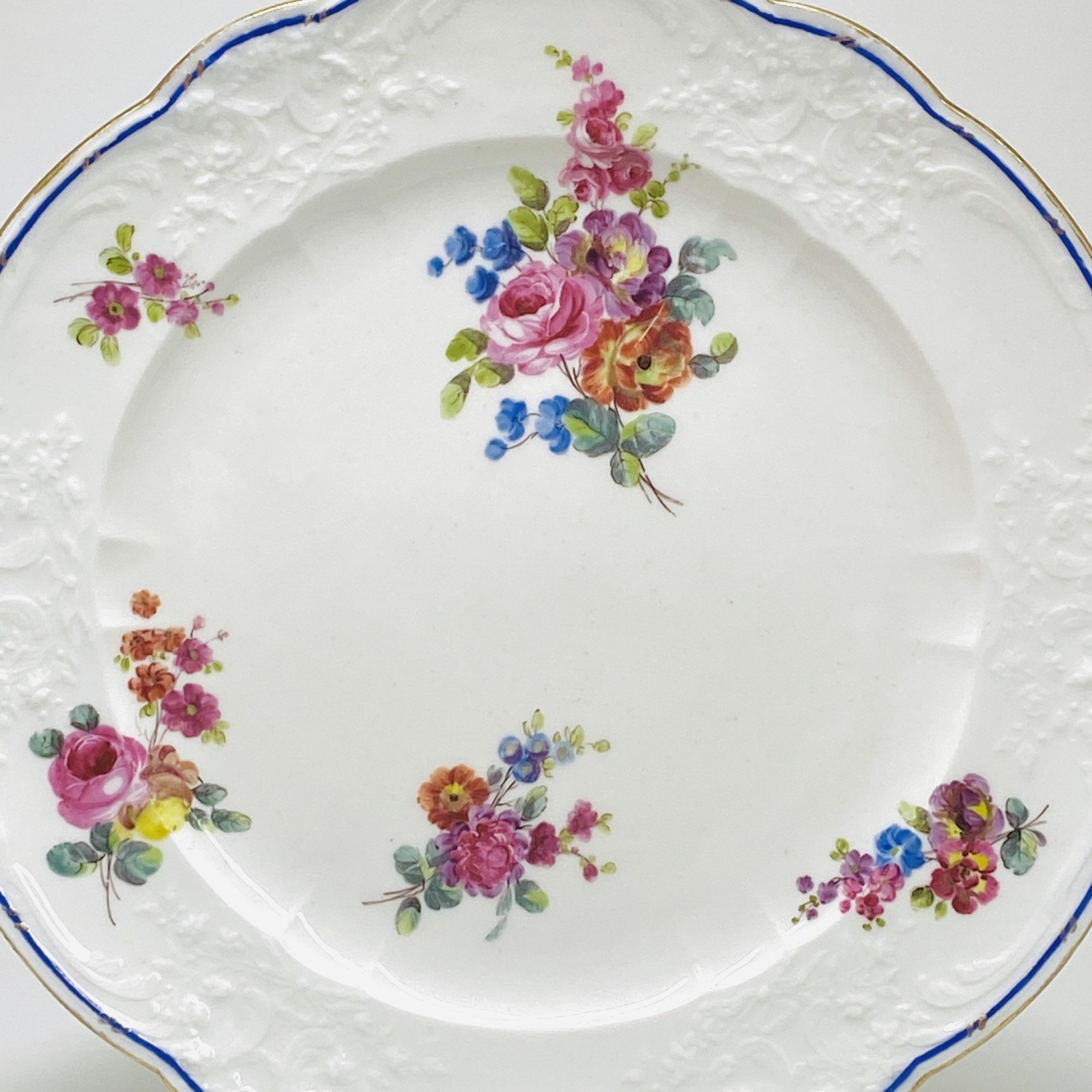 Sèvres - Plate decorated with bouquets of flowers - Eighteenth century