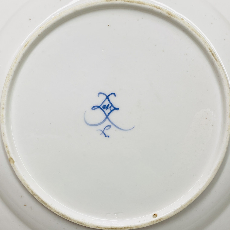 Sèvres - Plate decorated with bouquets of flowers - Eighteenth century