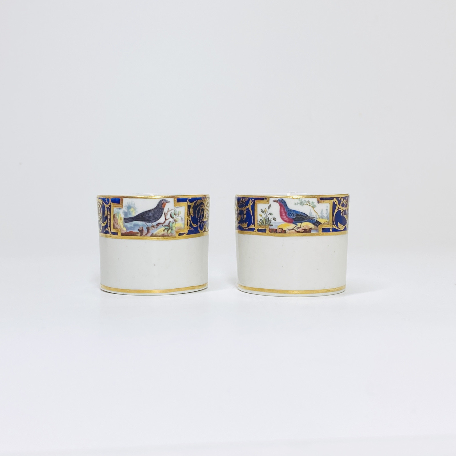 Tournai - Deux rares tasses dites "aux oiseaux de Buffon", provenant du service du duc d'Orléans - 1787-1792 - Prix sur demande.